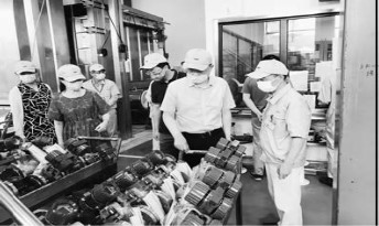 嘉定區(qū)人大常委會(huì)副主任等一行蒞臨上海橫河電機(jī)有限公司視察指導(dǎo)工作