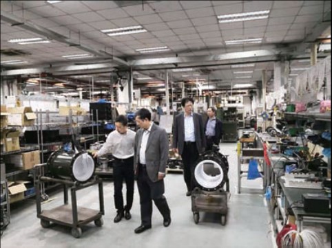 上海自儀董事長張科考察自儀十一廠等企業(yè),要求—— 緊盯市場需求實現(xiàn)跨越增長