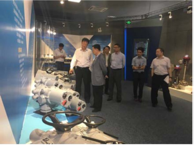 總公司黨委書記、董事長鄭建華等一行到公司現(xiàn)場辦公,要求— 抓住改革機(jī)會 加速變結(jié)構(gòu)謀拓展