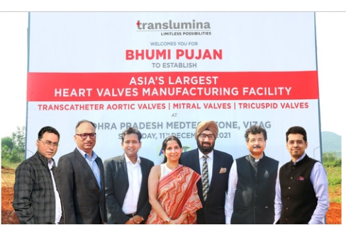 從左到右 - Kalyan Bhowal：制造主管，Pushpam Jha：制造和新項(xiàng)目總監(jiān)，Kewal Jindal：首席財(cái)務(wù)官，Punita Sharma Arora：聯(lián)合創(chuàng)始人，Gurmit Singh Chugh：聯(lián)合創(chuàng)始人，Rajeev Asri：主管 -監(jiān)管，Paritosh Arora：首席商務(wù)官